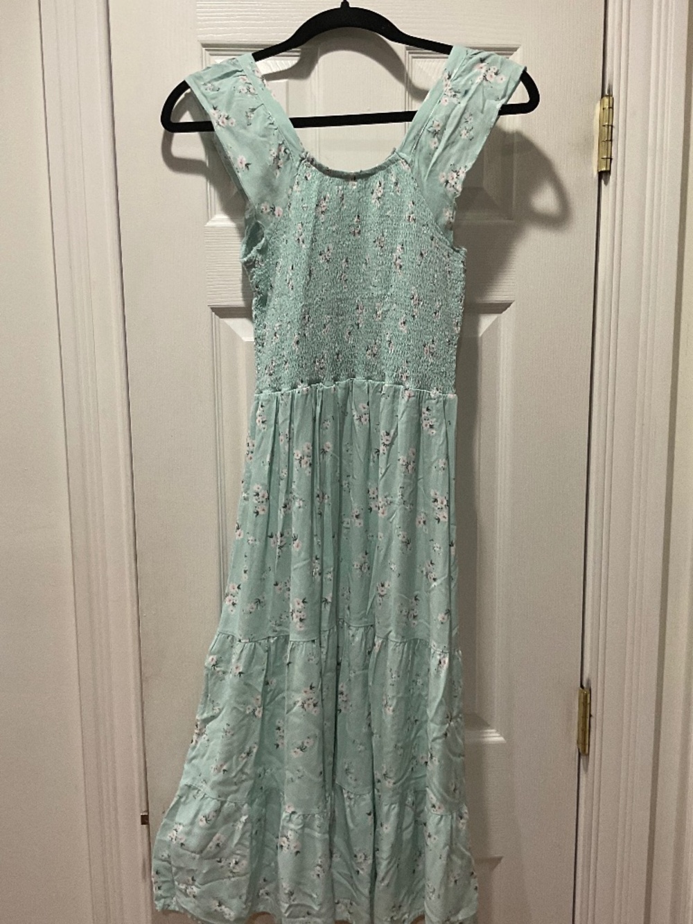 Colorful Planet Girls Sage Floral Smocked Midi Dress Size: XXL. 18/20 Pre Owned